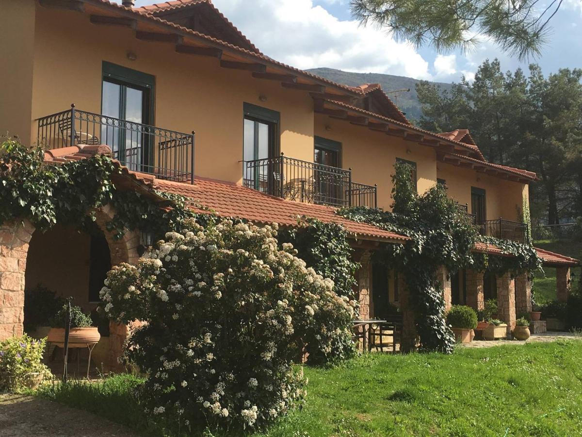 Aphrodite'S Inn Kalavrita Экстерьер фото