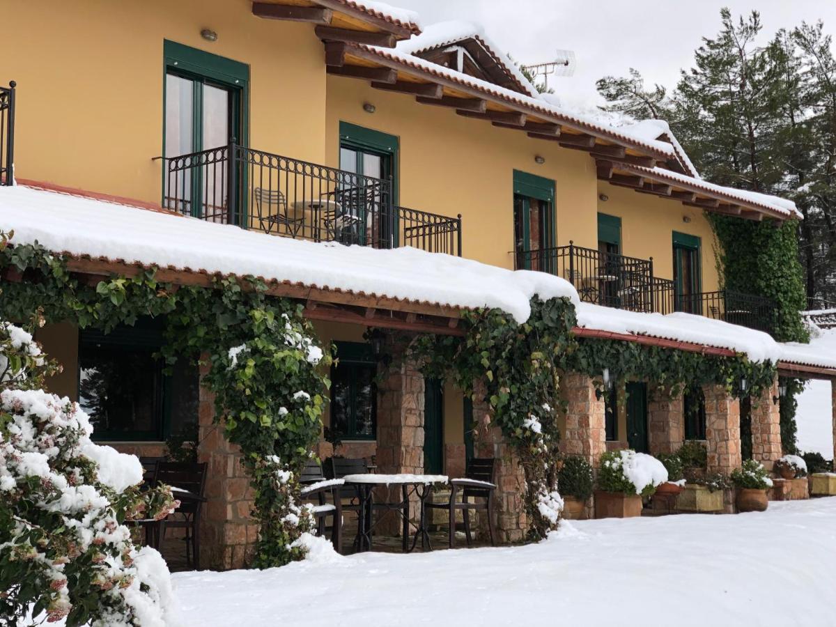 Aphrodite'S Inn Kalavrita Экстерьер фото