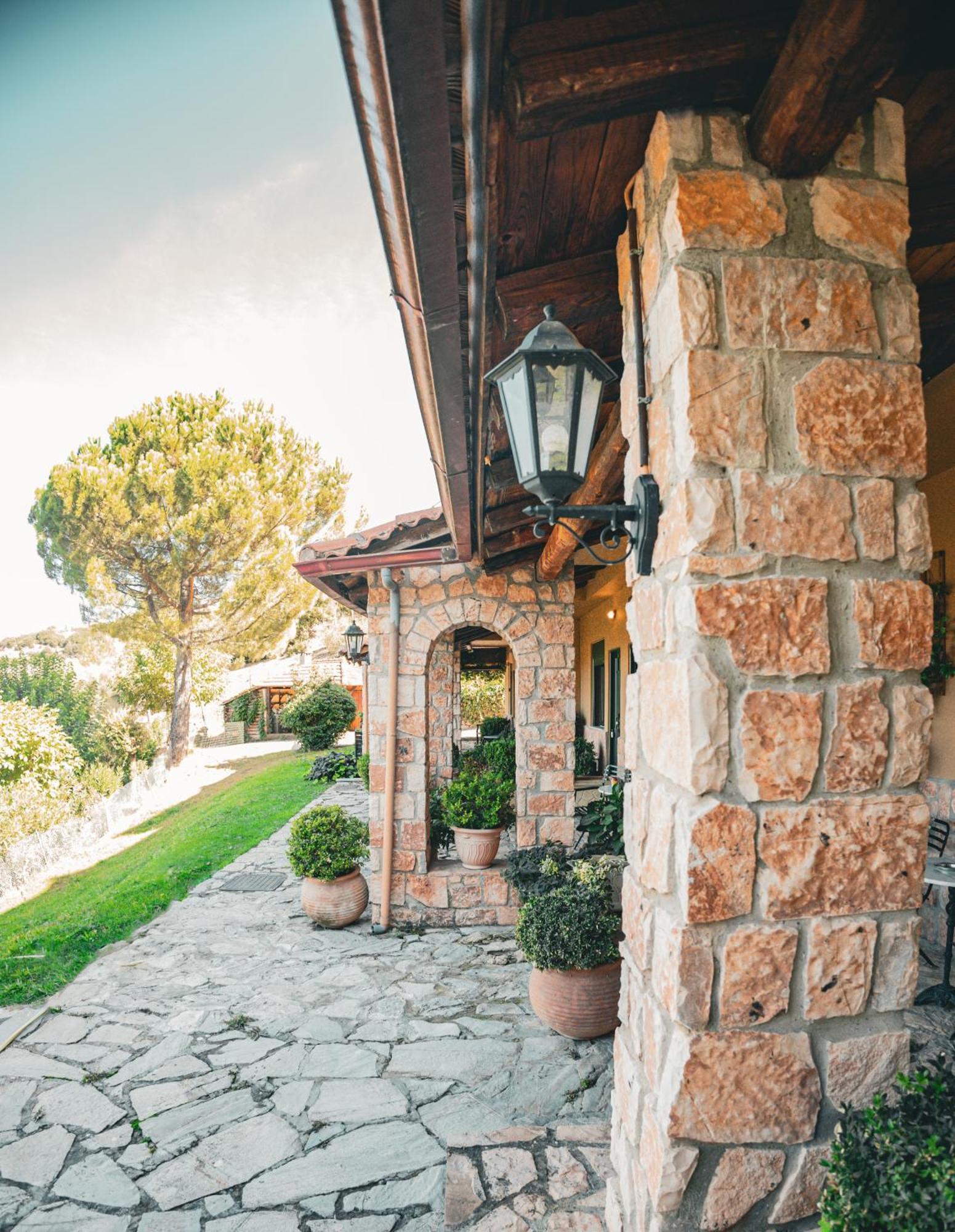Aphrodite'S Inn Kalavrita Экстерьер фото